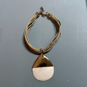 Elegant Gold and Cream Pendant Necklace